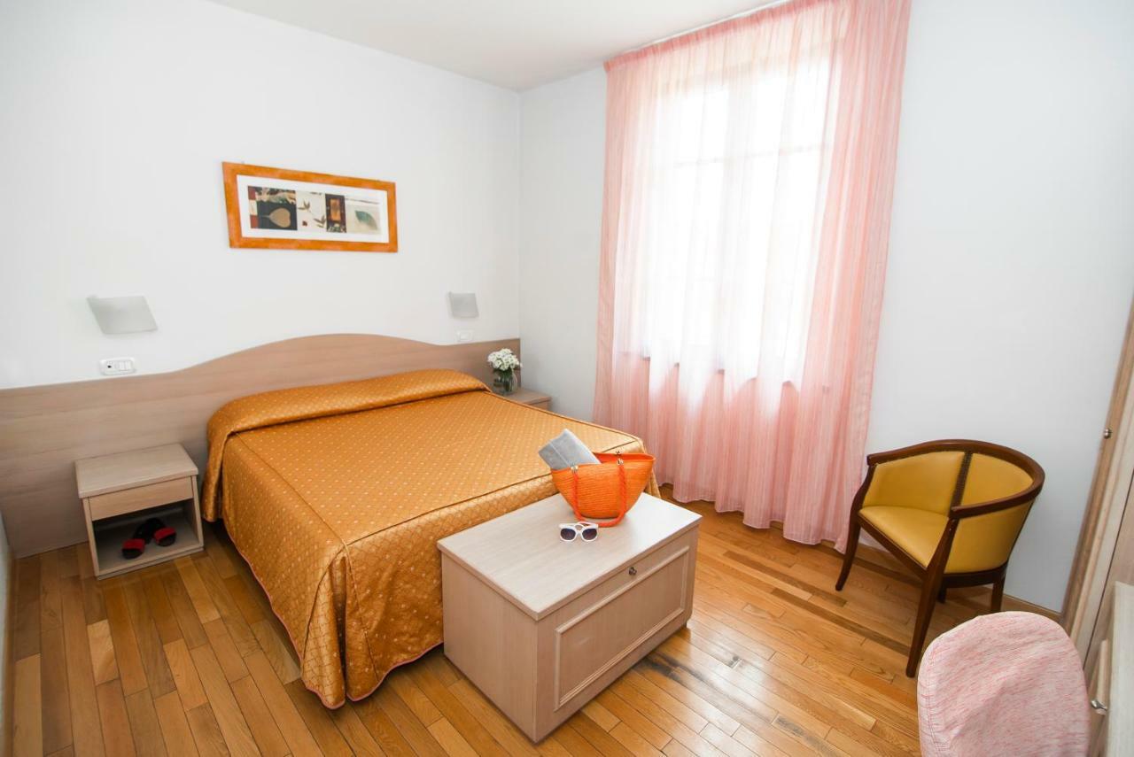 Hotel La Colonna Siena Buitenkant foto