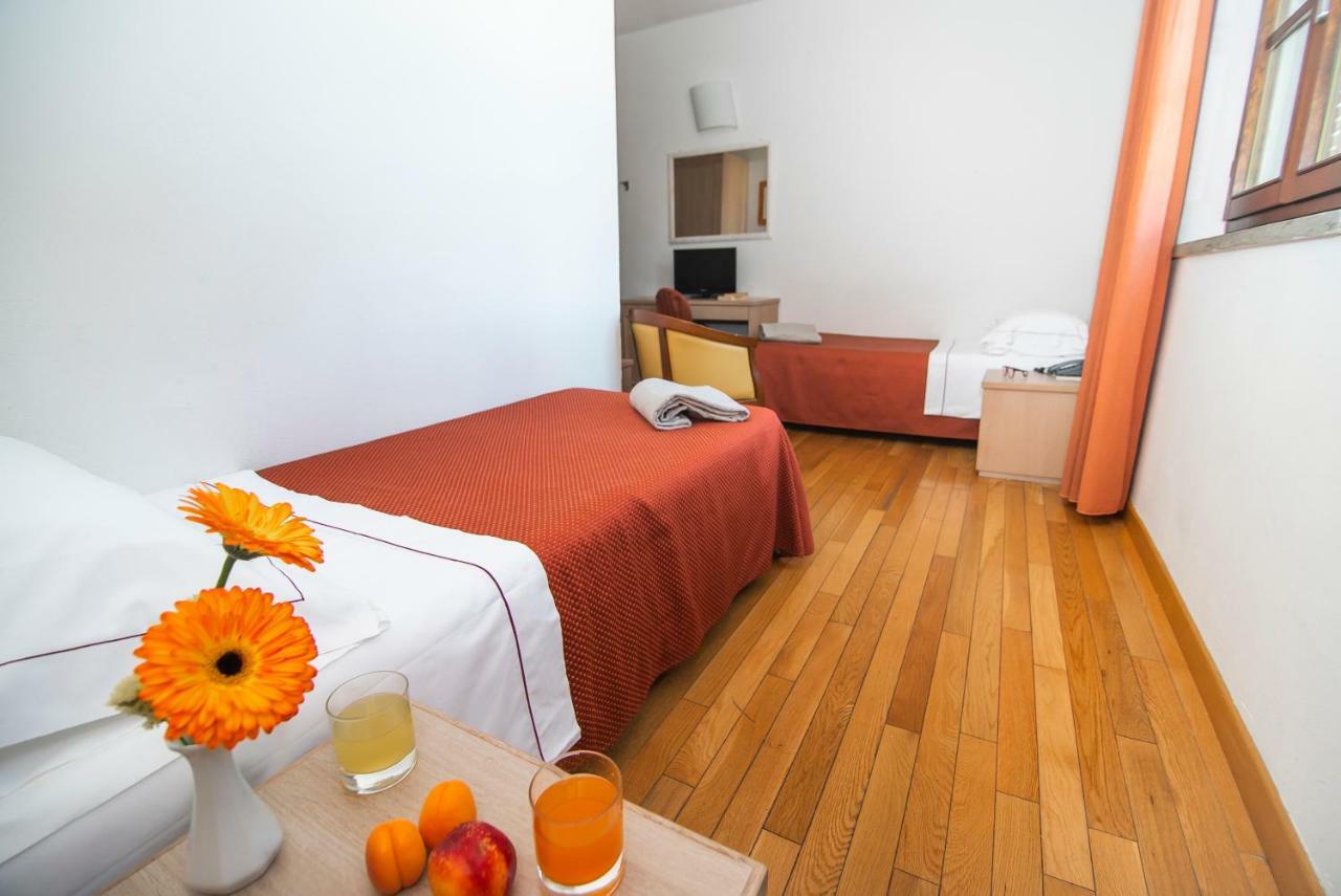 Hotel La Colonna Siena Buitenkant foto